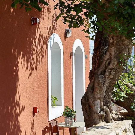 Monastery Maisonettes Chersonissos